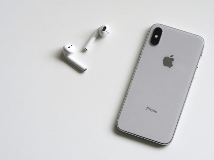 5 iPhone X Photorealistic mockups - Image 4